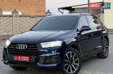 Позашляховик / Кросовер Audi Q7 2019 в 