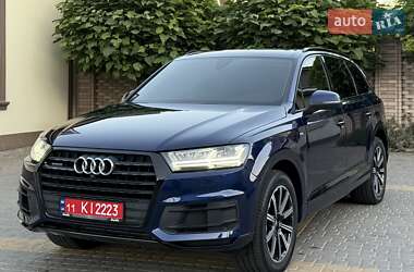 Позашляховик / Кросовер Audi Q7 2019 в 