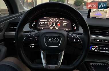 Позашляховик / Кросовер Audi Q7 2019 в 