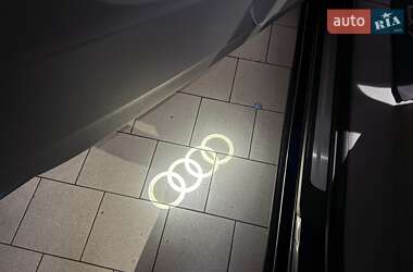 Позашляховик / Кросовер Audi Q7 2019 в 