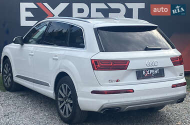 Внедорожник / Кроссовер Audi Q7 2016 в 
