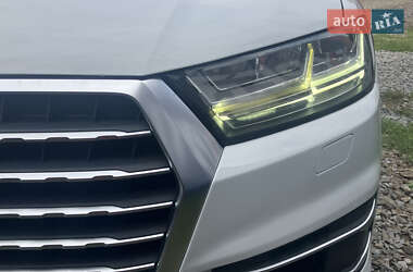 Внедорожник / Кроссовер Audi Q7 2016 в 