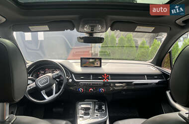 Внедорожник / Кроссовер Audi Q7 2016 в 