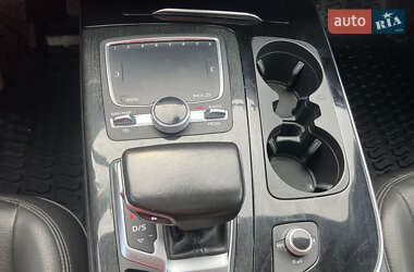 Внедорожник / Кроссовер Audi Q7 2016 в 