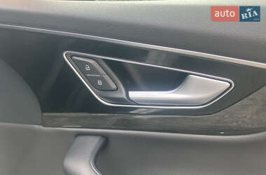 Внедорожник / Кроссовер Audi Q7 2016 в 