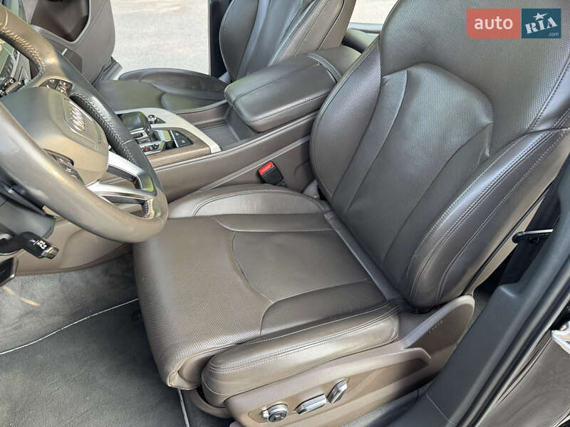 Внедорожник / Кроссовер Audi Q7 2015 в Днепре