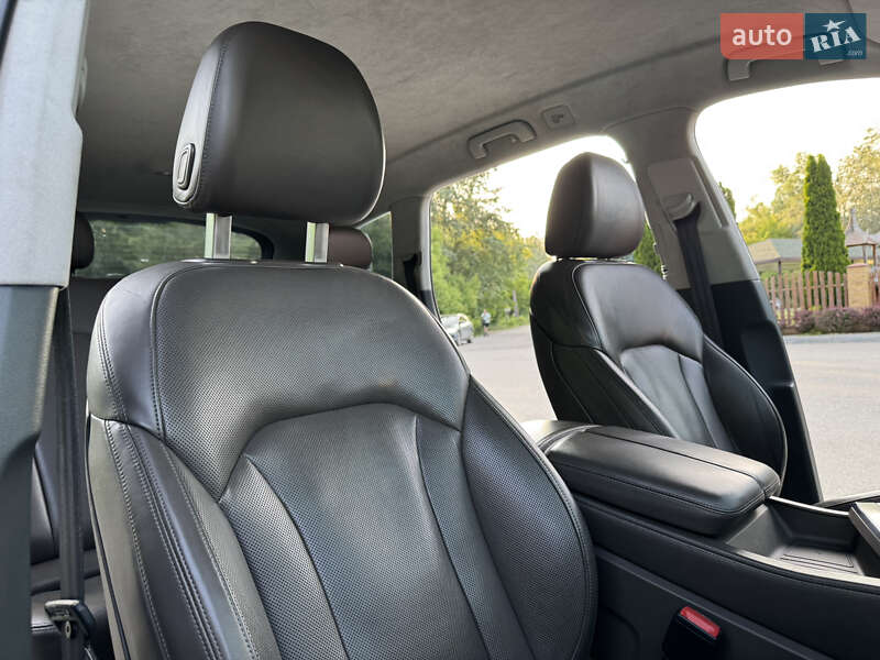 Внедорожник / Кроссовер Audi Q7 2015 в Днепре
