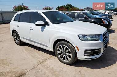 Позашляховик / Кросовер Audi Q7 2019 в 