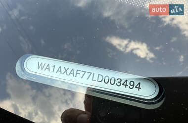 Позашляховик / Кросовер Audi Q7 2020 в 