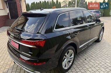 Позашляховик / Кросовер Audi Q7 2020 в 