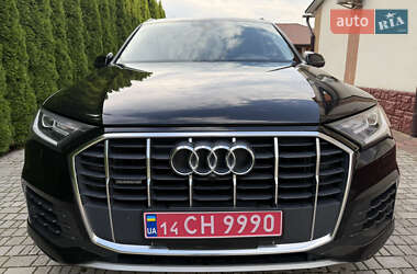 Позашляховик / Кросовер Audi Q7 2020 в 