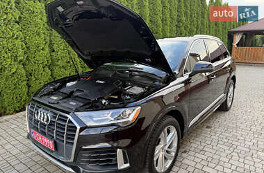 Позашляховик / Кросовер Audi Q7 2020 в 