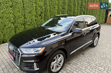Позашляховик / Кросовер Audi Q7 2020 в 