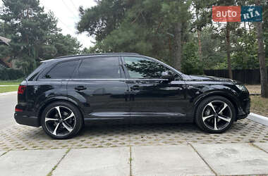 Внедорожник / Кроссовер Audi Q7 2017 в Киеве