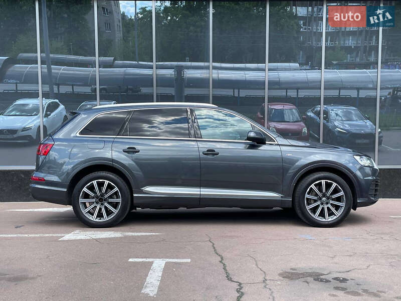 Позашляховик / Кросовер Audi Q7 2018 в Києві