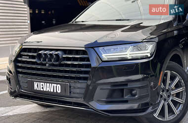 Внедорожник / Кроссовер Audi Q7 2017 в 