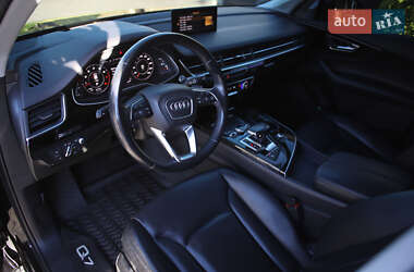 Внедорожник / Кроссовер Audi Q7 2018 в 