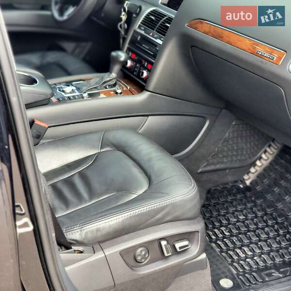 Позашляховик / Кросовер Audi Q7 2013 в Києві