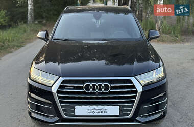 Позашляховик / Кросовер Audi Q7 2017 в 