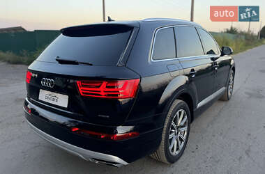 Позашляховик / Кросовер Audi Q7 2017 в 