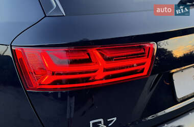 Позашляховик / Кросовер Audi Q7 2017 в 