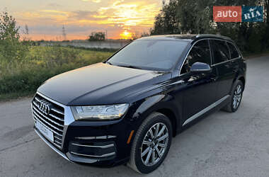 Позашляховик / Кросовер Audi Q7 2017 в 