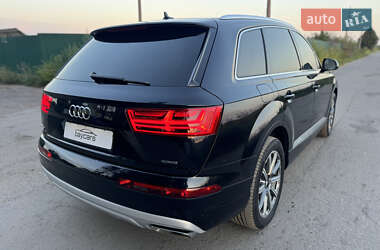 Позашляховик / Кросовер Audi Q7 2017 в 