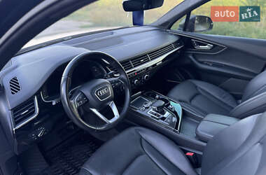 Позашляховик / Кросовер Audi Q7 2017 в 