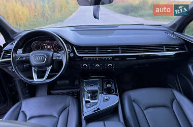 Позашляховик / Кросовер Audi Q7 2017 в 
