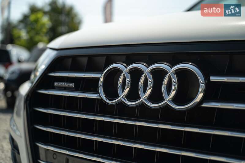 Внедорожник / Кроссовер Audi Q7 2017 в Черновцах