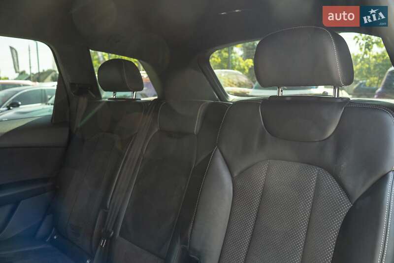 Внедорожник / Кроссовер Audi Q7 2017 в Черновцах