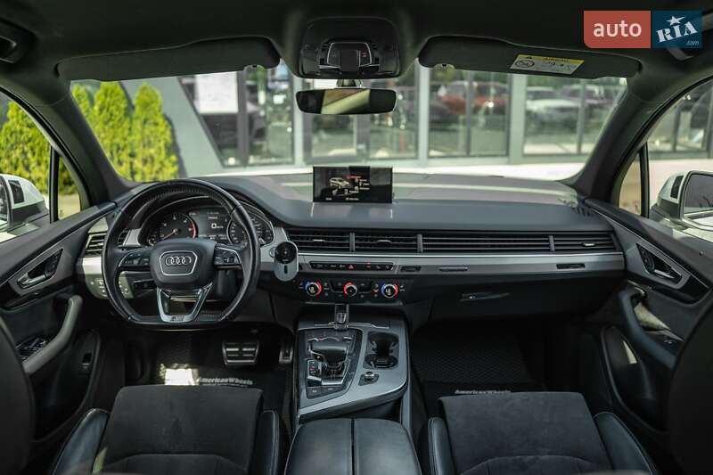 Внедорожник / Кроссовер Audi Q7 2017 в Черновцах