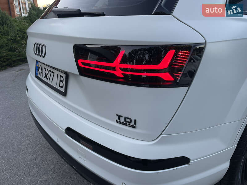 Внедорожник / Кроссовер Audi Q7 2017 в Киеве