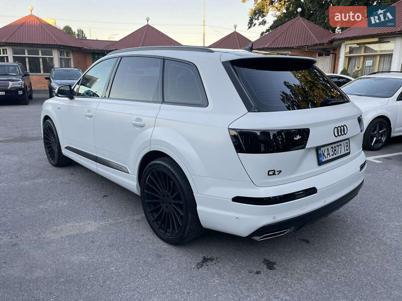 Внедорожник / Кроссовер Audi Q7 2017 в Киеве