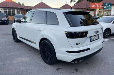 Позашляховик / Кросовер Audi Q7 2017 в 