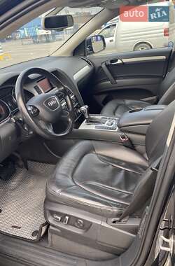 Позашляховик / Кросовер Audi Q7 2013 в 