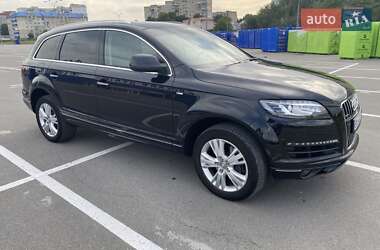 Позашляховик / Кросовер Audi Q7 2013 в 