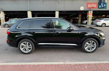 Внедорожник / Кроссовер Audi Q7 2020 в 