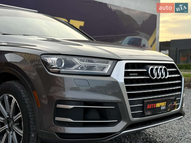 Позашляховик / Кросовер Audi Q7 2017 в Стрию