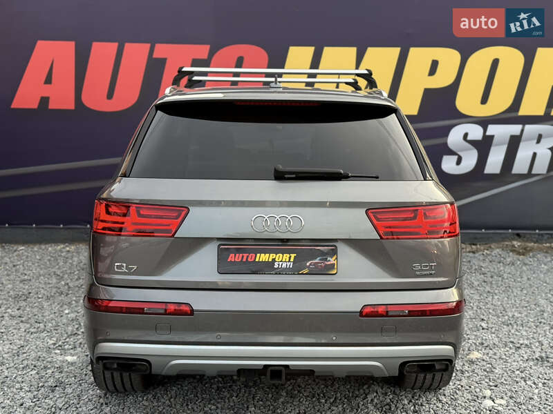 Позашляховик / Кросовер Audi Q7 2017 в Стрию