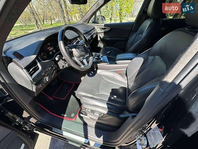 Внедорожник / Кроссовер Audi Q7 2016 в Измаиле