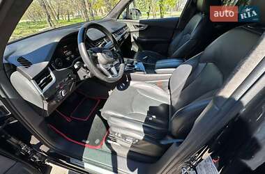 Позашляховик / Кросовер Audi Q7 2016 в 