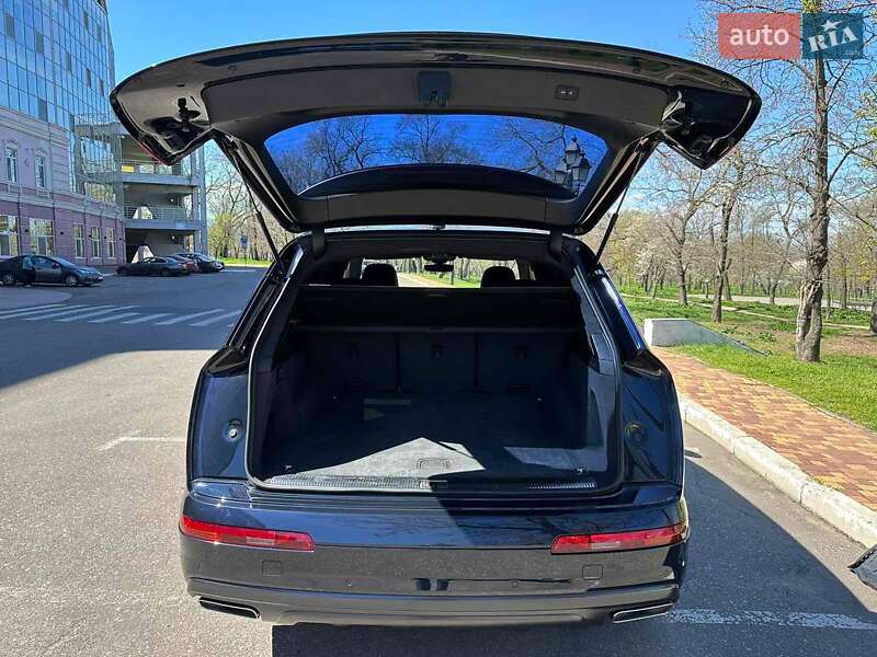 Внедорожник / Кроссовер Audi Q7 2016 в Измаиле