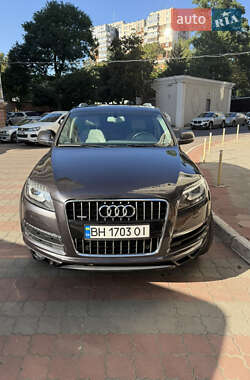 Внедорожник / Кроссовер Audi Q7 2012 в 