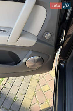 Внедорожник / Кроссовер Audi Q7 2012 в 