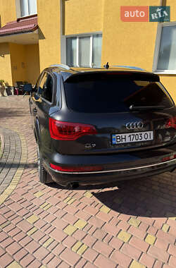 Внедорожник / Кроссовер Audi Q7 2012 в 