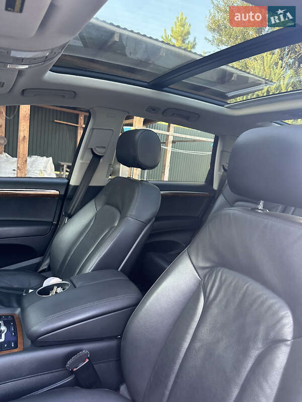 Внедорожник / Кроссовер Audi Q7 2013 в Волочиске