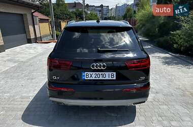 Позашляховик / Кросовер Audi Q7 2015 в 