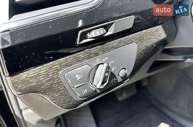 Позашляховик / Кросовер Audi Q7 2015 в 