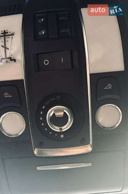 Внедорожник / Кроссовер Audi Q7 2010 в 